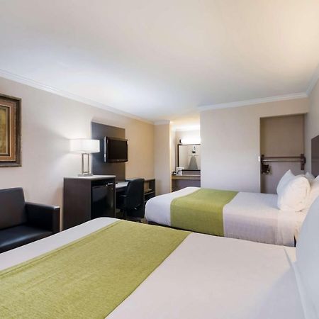Surestay Hotel By Best Western Rockdale Екстер'єр фото