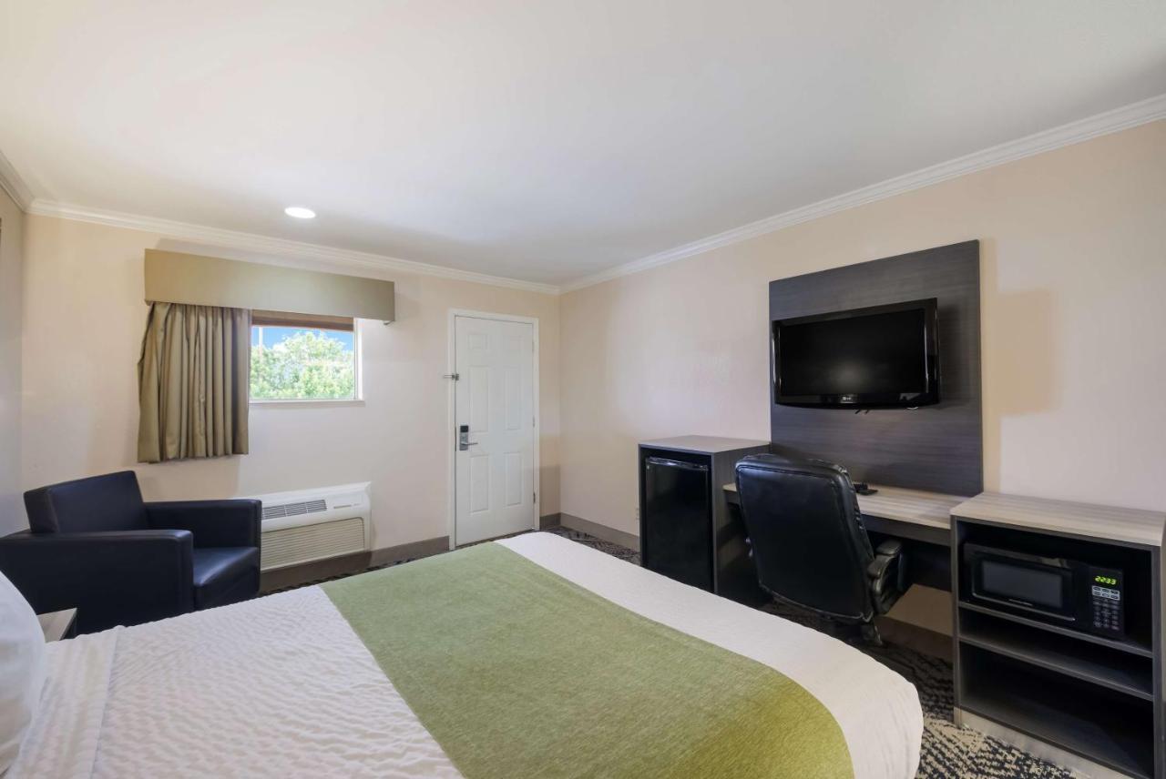 Surestay Hotel By Best Western Rockdale Екстер'єр фото