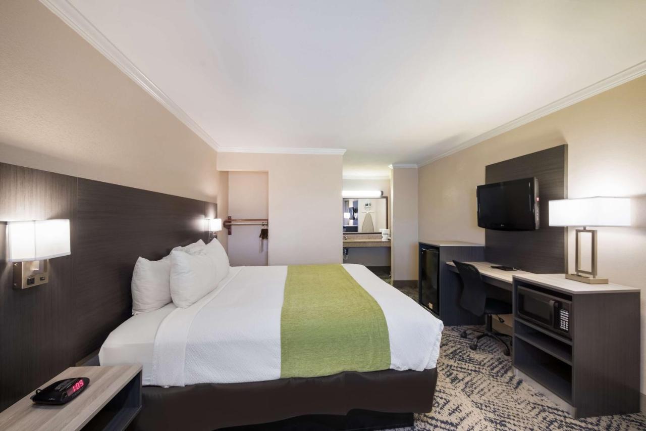 Surestay Hotel By Best Western Rockdale Екстер'єр фото