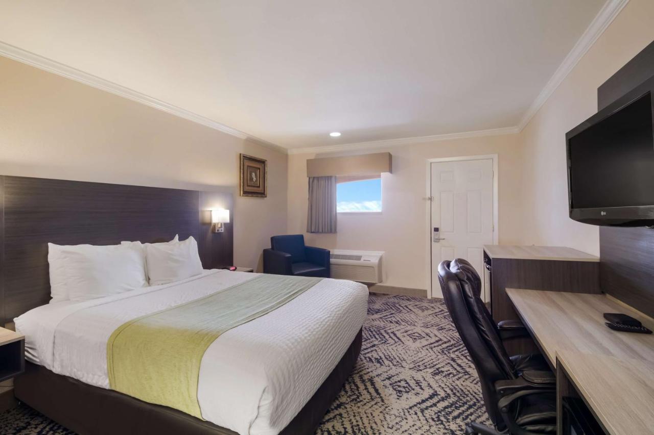 Surestay Hotel By Best Western Rockdale Екстер'єр фото