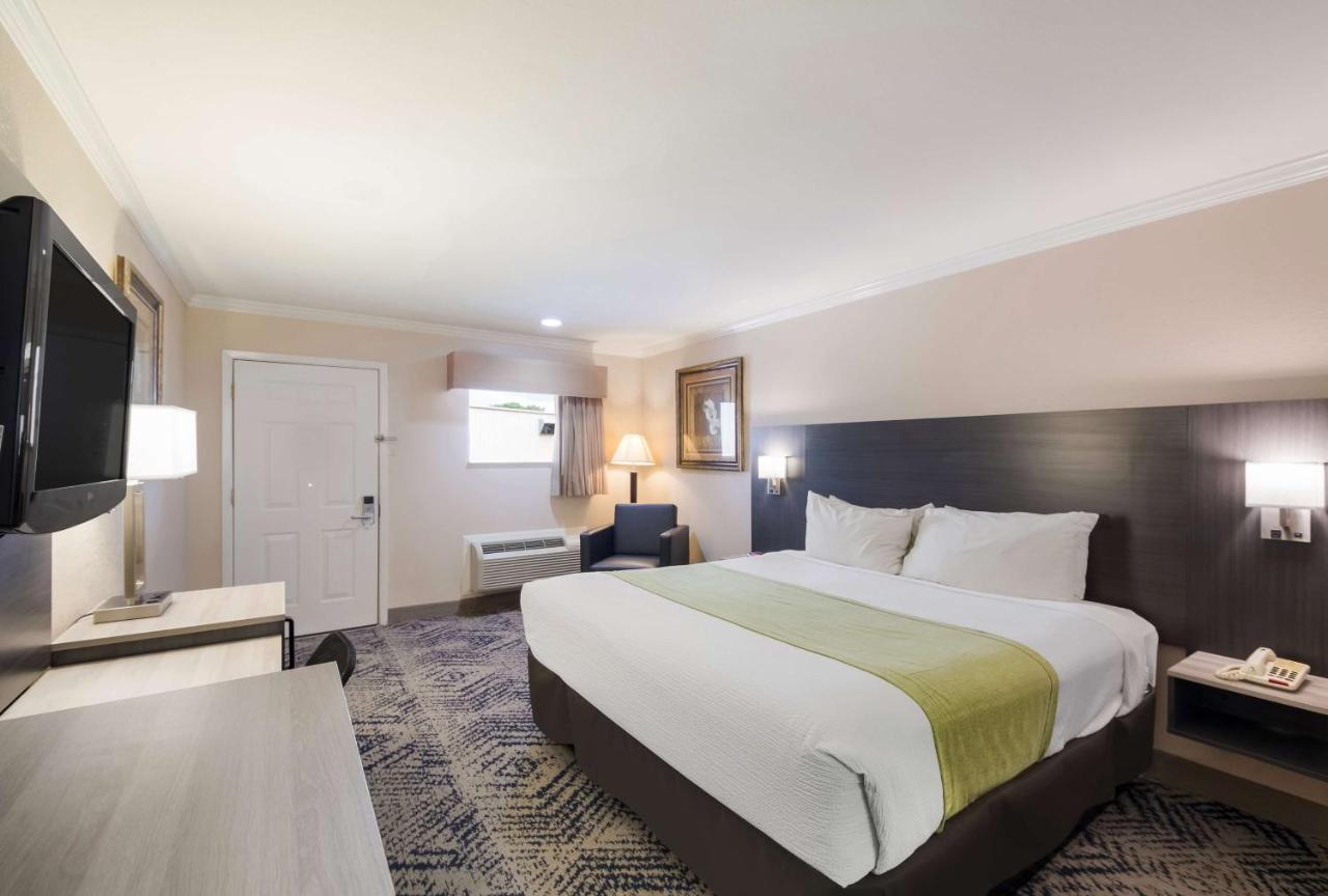 Surestay Hotel By Best Western Rockdale Екстер'єр фото