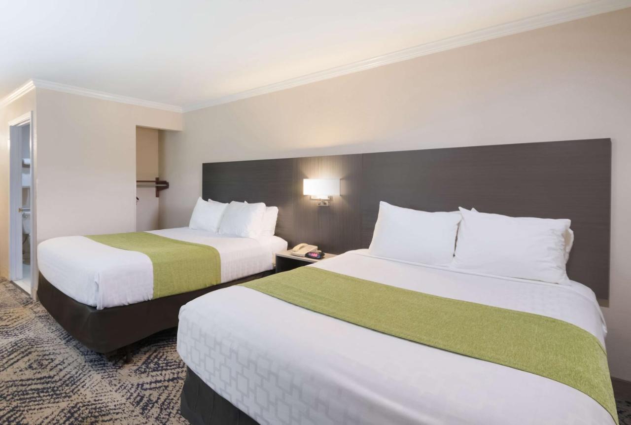 Surestay Hotel By Best Western Rockdale Екстер'єр фото