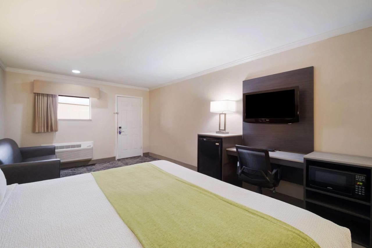 Surestay Hotel By Best Western Rockdale Екстер'єр фото